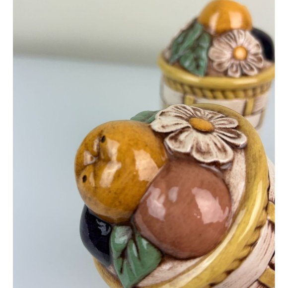 Vintage Tall Basket Weave Ceramic Salt & Pepper Shakers Floral Fruit Retro Home - Picture 10 of 13